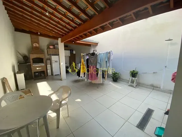 Casa com 125m² 2 quartos e 1 banheiro, à venda, no bairro Residencial Mantiqueira em Pindamonhangaba