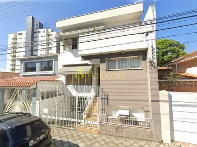 Casa à venda ou para alugar, no bairro Centro em Guaratinguetá
