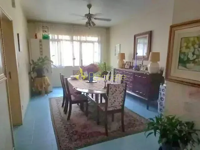 Casa à venda ou para alugar, no bairro Centro em Guaratinguetá