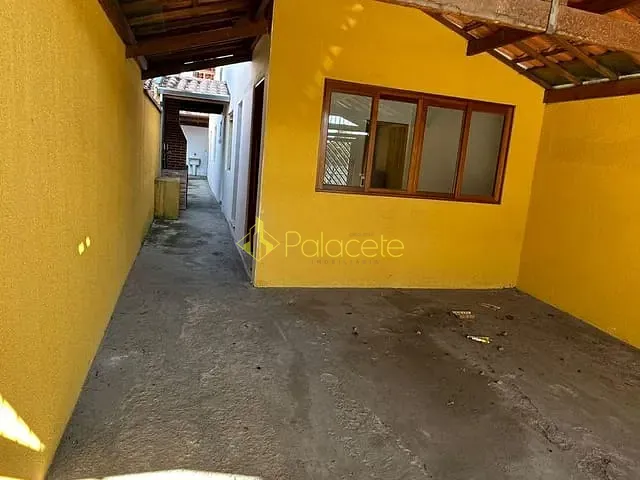 Casa 2 quartos e 1 banheiro, à venda, no bairro Quiririm em Taubaté
