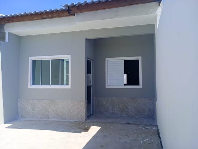 Casa 2 quartos e 2 banheiros, à venda, no bairro Loteamento Residencial e Comercial Araguaia em Pindamonhangaba