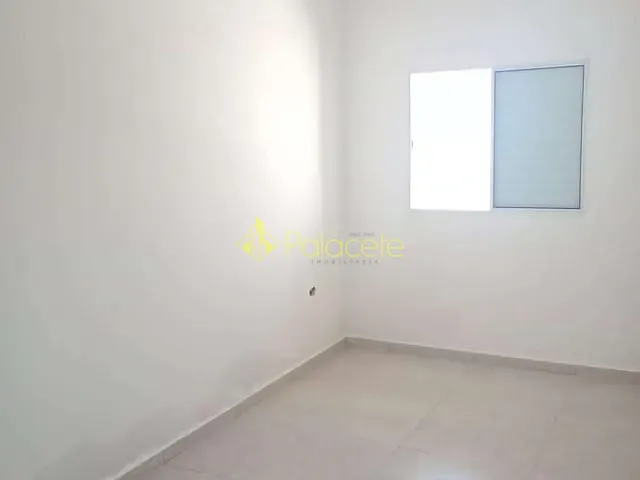 Casa 2 quartos e 2 banheiros, à venda, no bairro Loteamento Residencial e Comercial Araguaia em Pindamonhangaba