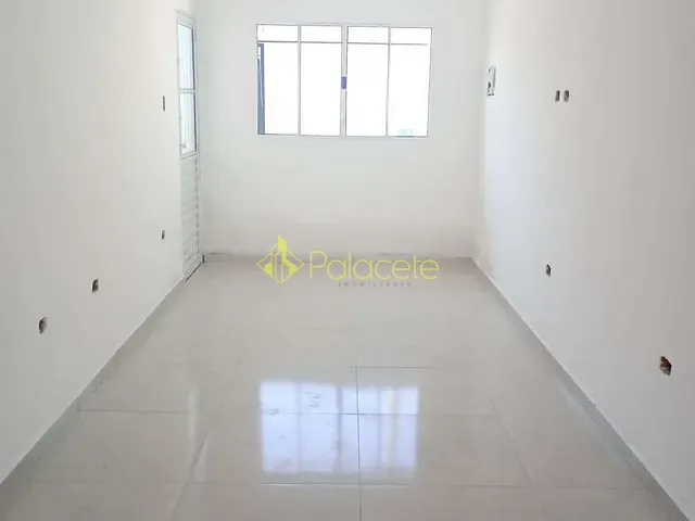 Casa 2 quartos e 2 banheiros, à venda, no bairro Loteamento Residencial e Comercial Araguaia em Pindamonhangaba