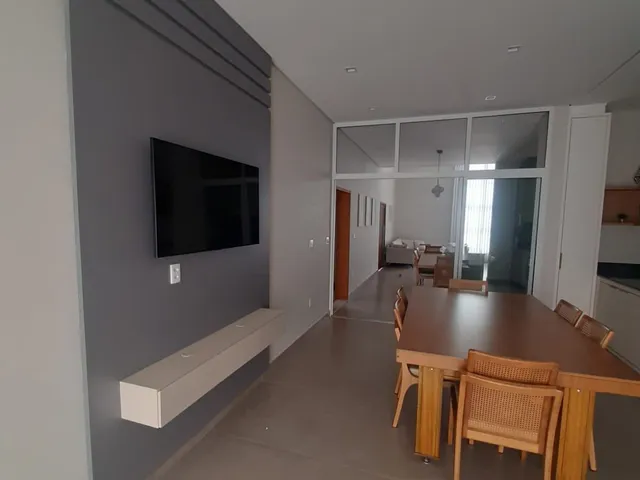 Casa 3 quartos e 4 banheiros, à venda, no bairro Parque São Luís em Taubaté