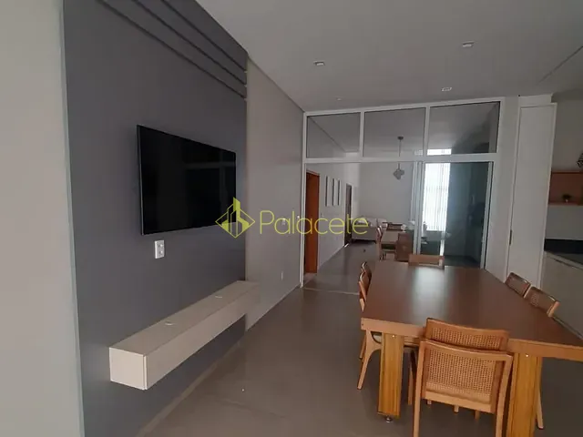 Casa 3 quartos e 4 banheiros, à venda, no bairro Parque São Luís em Taubaté
