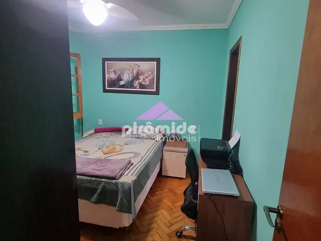 Casa com 200m² 3 quartos e 2 banheiros, à venda, no bairro Jardim Alvorada em São José dos Campos