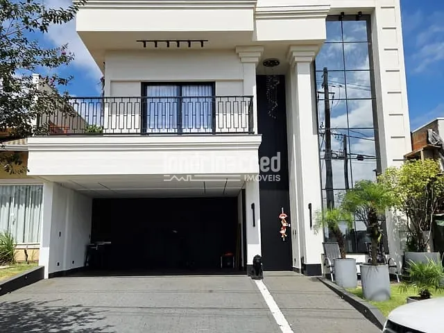 Casa com 250m² 4 quartos e 6 banheiros, à venda, no bairro Condomínio Bella Vitta em Londrina