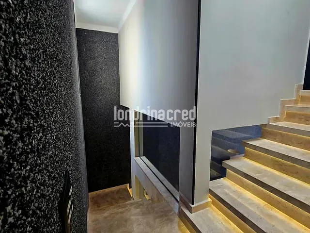 Casa com 250m² 4 quartos e 6 banheiros, à venda, no bairro Condomínio Bella Vitta em Londrina