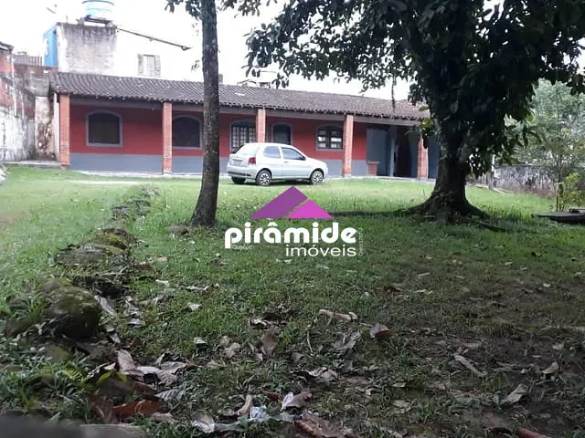 Casa com 665m² 2 quartos e 2 banheiros, à venda, no bairro Camburi em São Sebastião
