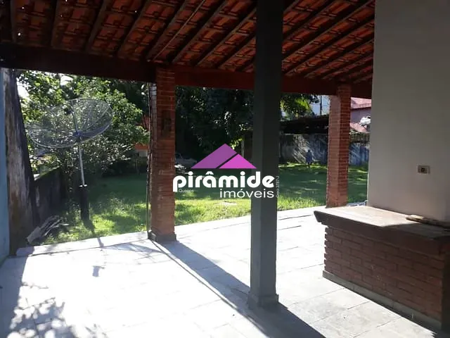 Casa com 665m² 2 quartos e 2 banheiros, à venda, no bairro Camburi em São Sebastião