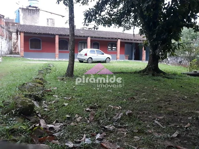Casa com 665m² 2 quartos e 2 banheiros, à venda, no bairro Camburi em São Sebastião