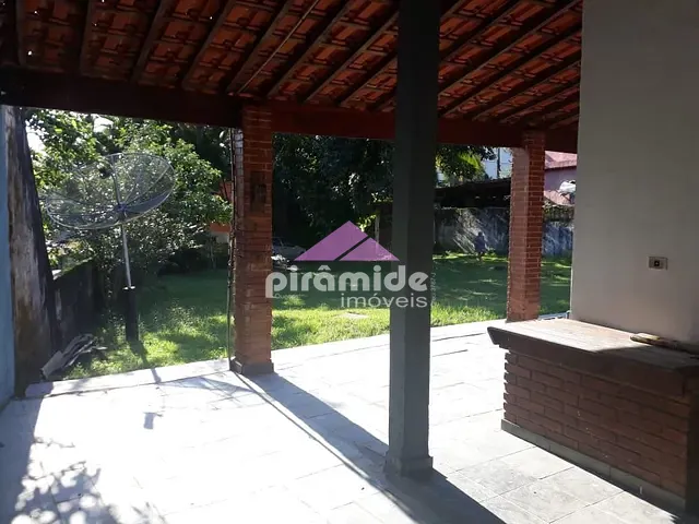 Casa com 665m² 2 quartos e 2 banheiros, à venda, no bairro Camburi em São Sebastião