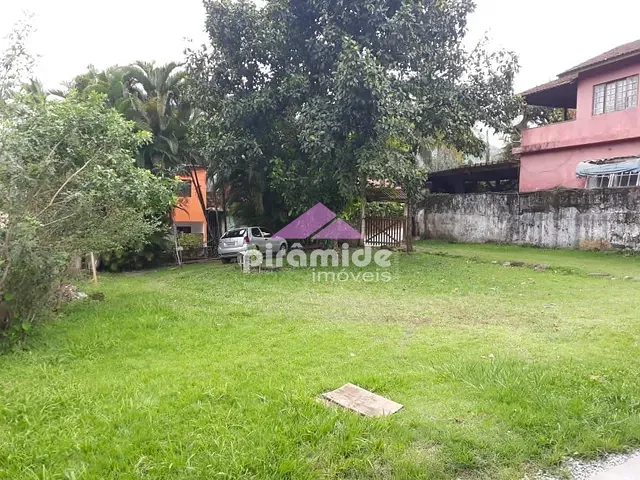 Casa com 665m² 2 quartos e 2 banheiros, à venda, no bairro Camburi em São Sebastião