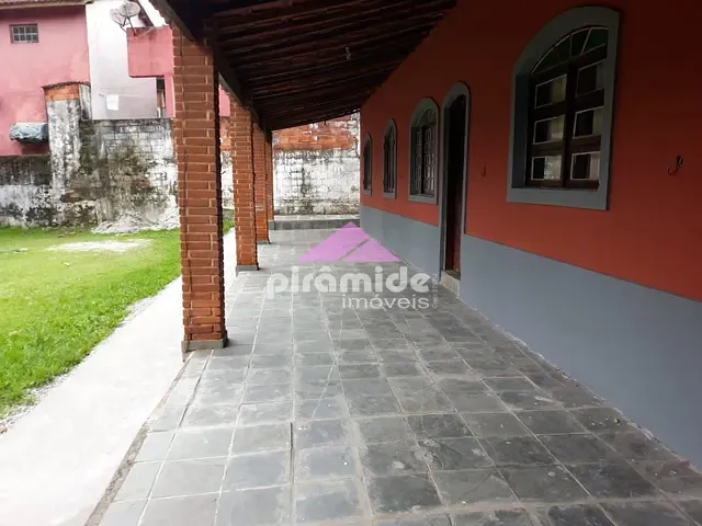 Casa com 665m² 2 quartos e 2 banheiros, à venda, no bairro Camburi em São Sebastião