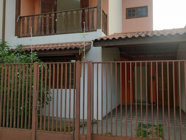 Casa 4 quartos e 3 banheiros, à venda, no bairro Tabaú em Pindamonhangaba