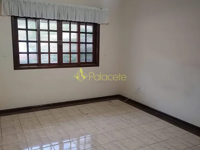 Casa 4 quartos e 3 banheiros, à venda, no bairro Tabaú em Pindamonhangaba