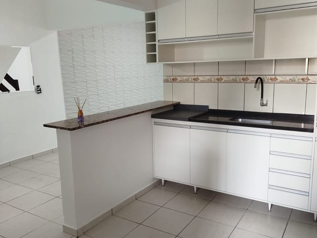 Casa com 125m² 2 quartos e 2 banheiros, à venda, no bairro Residencial Mombaça I em Pindamonhangaba