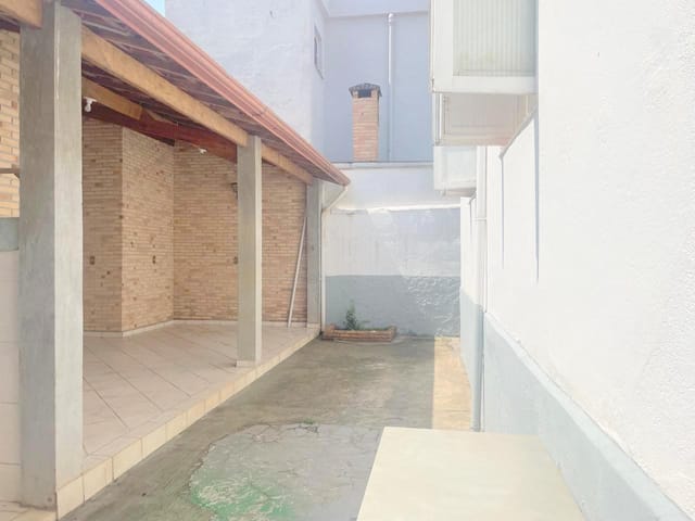 Casa com 250m² 3 quartos e 2 banheiros, à venda, no bairro Jardim São Paulo em Aparecida