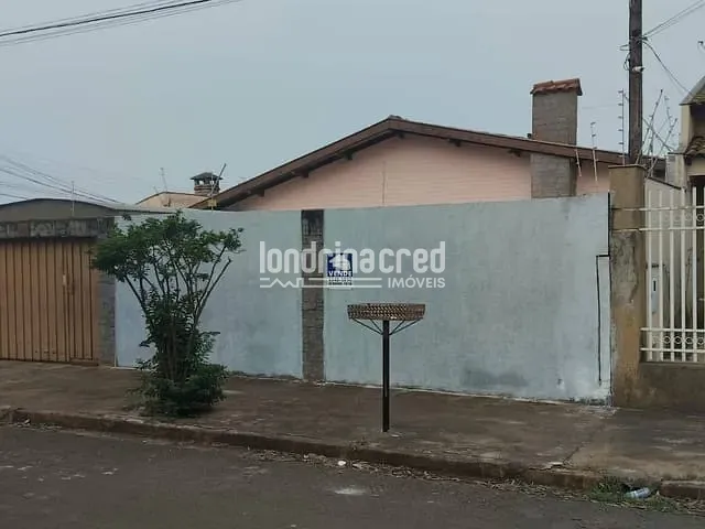 Casa com 300m² 3 quartos e 3 banheiros, à venda, no bairro Brasília em Londrina