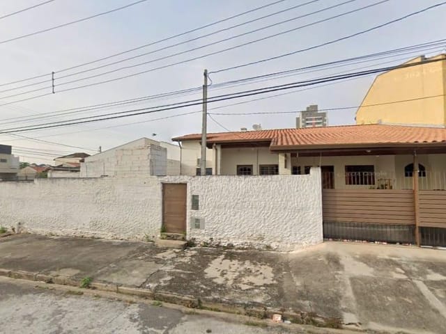 Casa com 150m² 2 quartos e 1 banheiro, à venda, no bairro Jardim das Nações em Taubaté