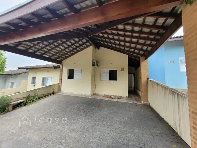 Casa com 126m² 2 quartos e 1 banheiro, à venda, no bairro Vila Bandeirantes em Caçapava