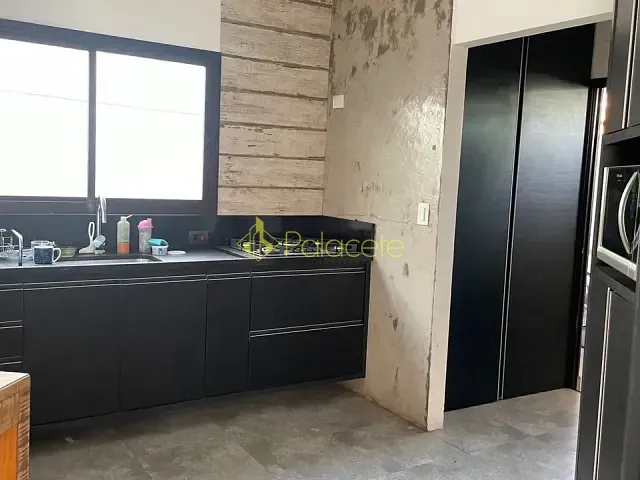 Casa com 349m² 2 quartos e 2 banheiros, à venda, no bairro Parque São Luís em Taubaté