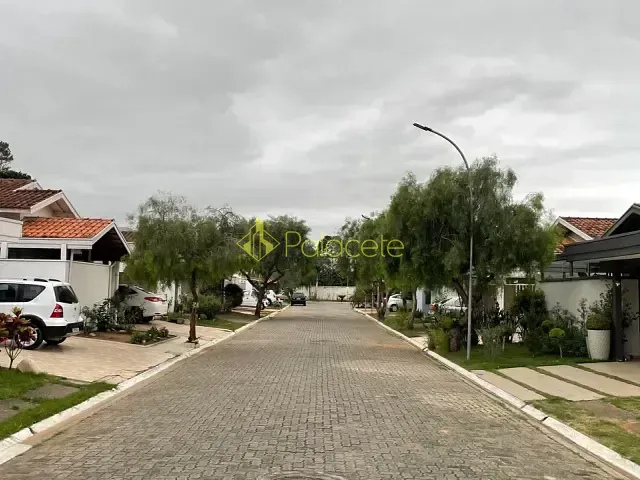 Casa com 349m² 2 quartos e 2 banheiros, à venda, no bairro Parque São Luís em Taubaté