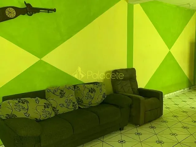 Casa com 150m² 2 quartos e 1 banheiro, à venda, no bairro Feital em Pindamonhangaba