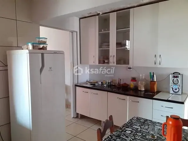 Casa com 200m² 3 quartos e 1 banheiro, à venda, no bairro Jardim Parati em Campo Grande