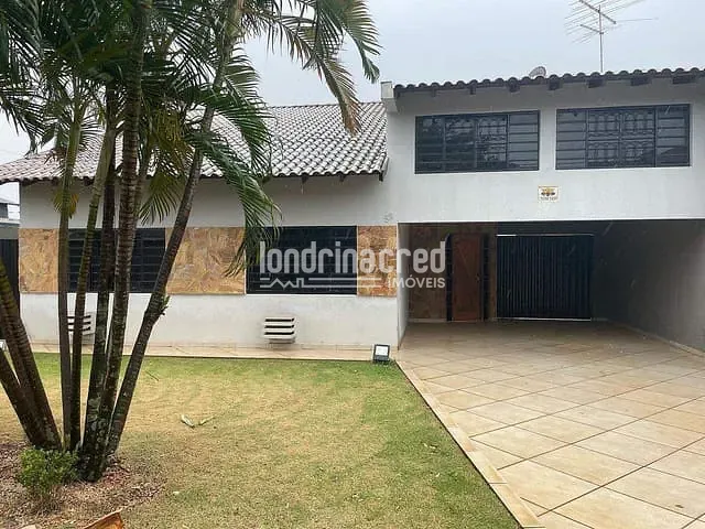 Casa com 650m² 5 quartos e 3 banheiros, à venda, no bairro Vila Martins em Ibiporã