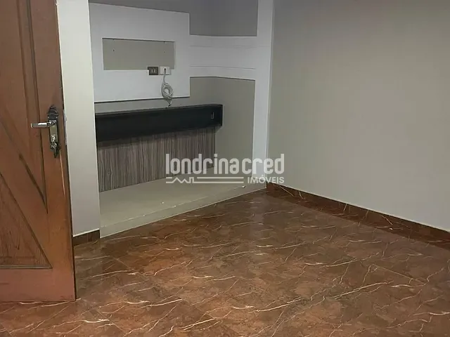 Casa com 650m² 5 quartos e 3 banheiros, à venda, no bairro Vila Martins em Ibiporã
