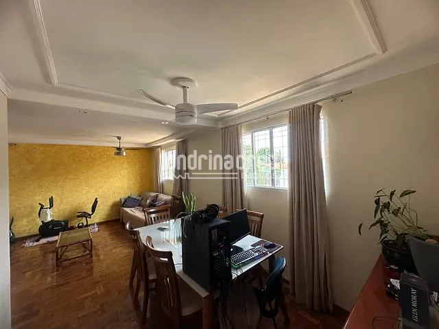 Casa com 360m² 3 quartos e 1 banheiro, à venda, no bairro Antares em Londrina