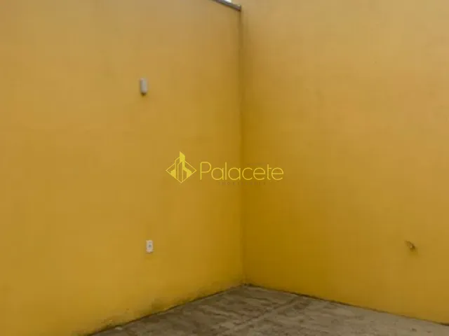 Casa com 176m² 3 quartos e 2 banheiros, para alugar, no bairro Loteamento Residencial e Comercial Flamboyant em Pindamonhangaba
