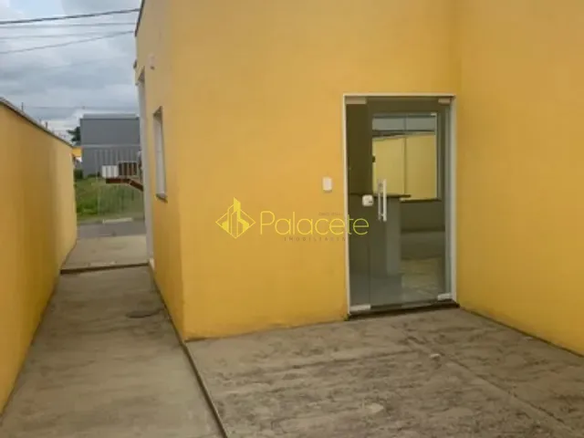 Casa com 176m² 3 quartos e 2 banheiros, para alugar, no bairro Loteamento Residencial e Comercial Flamboyant em Pindamonhangaba