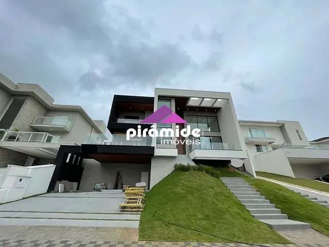 Casa com 900m² 4 quartos e 5 banheiros, à venda, no bairro Urbanova em São José dos Campos