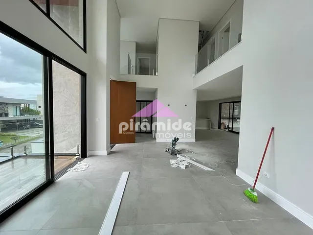 Casa com 900m² 4 quartos e 5 banheiros, à venda, no bairro Urbanova em São José dos Campos