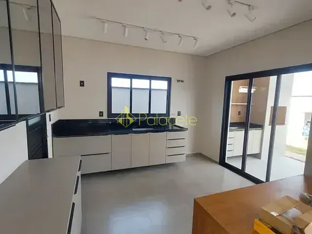 Casa 3 quartos e 4 banheiros, à venda, no bairro Loteamento Residencial Fazenda Casa Grande em Taubaté