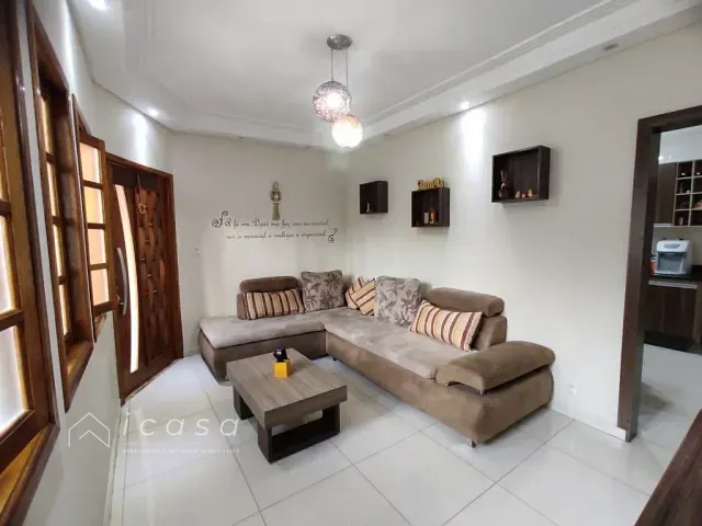 Casa com 150m² 2 quartos e 3 banheiros, à venda, no bairro Parque Residencial Maria Elmira em Caçapava