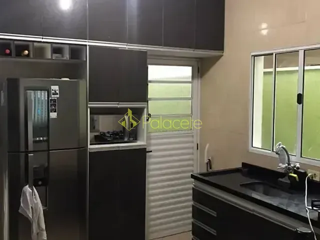 Casa com 150m² 2 quartos e 2 banheiros, à venda, no bairro Residencial e Comercial Laerte Asumpção em Pindamonhangaba