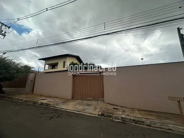 Casa com 416m² 3 quartos e 4 banheiros, à venda, no bairro Jardim Alah em Londrina