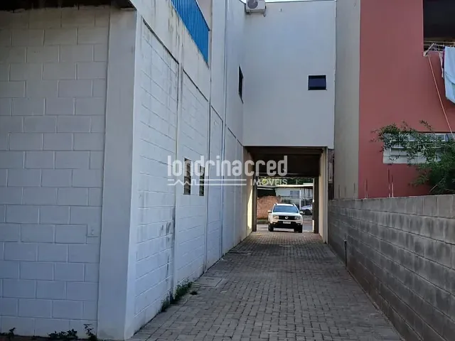 Casa com 600m² 3 quartos e 3 banheiros, à venda, no bairro Parque Residencial Joaquim Toledo Piza em Londrina