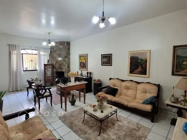 Casa com 290m² 4 quartos e 4 banheiros, à venda, no bairro Jardim Amália em Caçapava