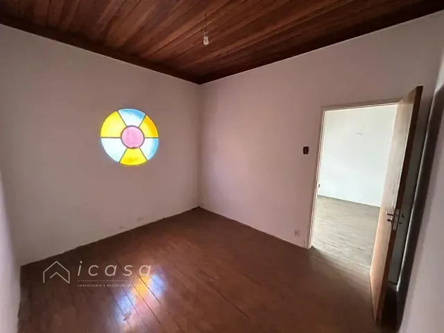 Casa com 200m² 3 quartos e 1 banheiro, à venda, no bairro Vila Pantaleão em Caçapava