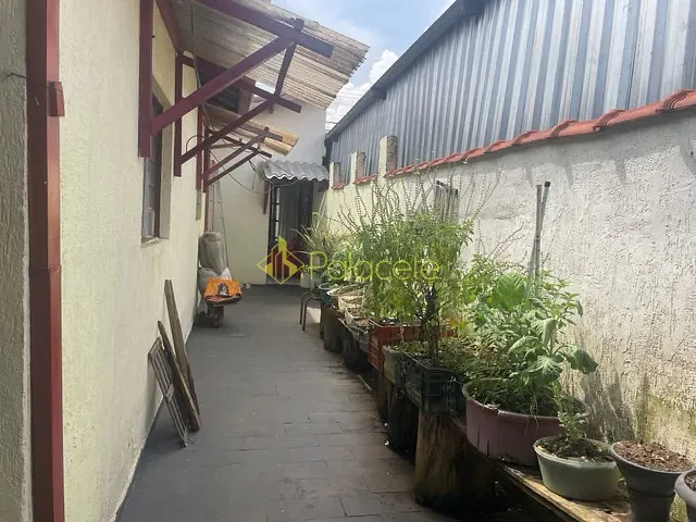 Casa com 250m² 4 quartos e 2 banheiros, à venda, no bairro Vila Rica em Pindamonhangaba