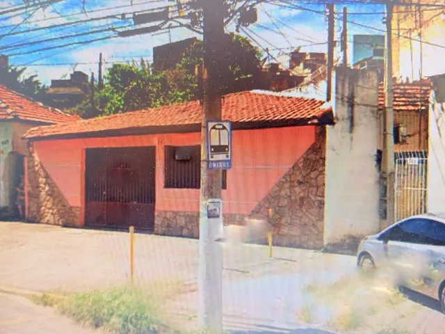 Casa com 450m² 3 quartos e 2 banheiros, à venda, no bairro Santa Rita em Aparecida