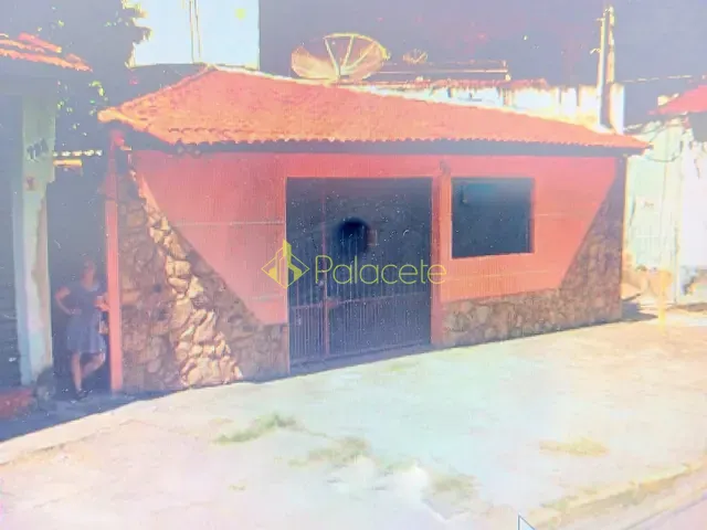 Casa com 450m² 3 quartos e 2 banheiros, à venda, no bairro Santa Rita em Aparecida