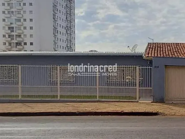 Casa com 400m² 3 quartos e 2 banheiros, à venda, no bairro Centro em Londrina