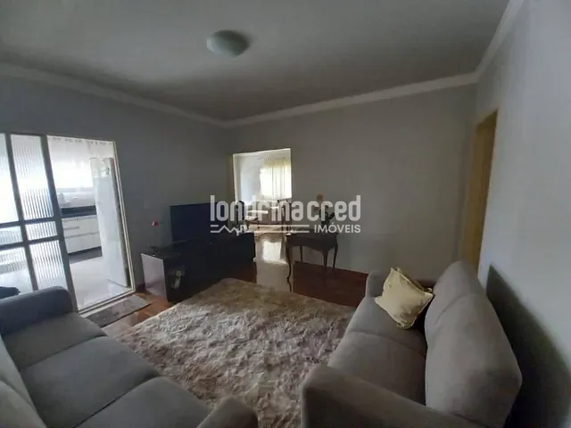 Casa com 400m² 3 quartos e 2 banheiros, à venda, no bairro Centro em Londrina