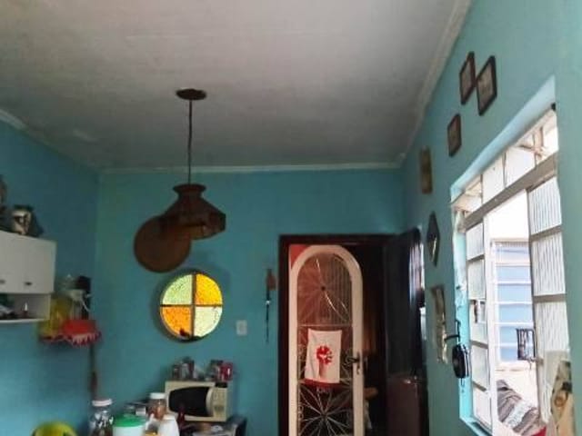 Casa com 198m² 3 quartos e 1 banheiro, à venda, no bairro Parque São Domingos em Pindamonhangaba