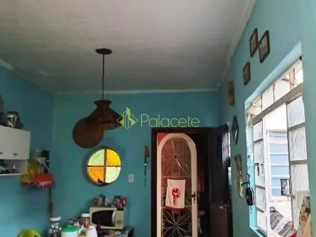Casa com 198m² 3 quartos e 1 banheiro, à venda, no bairro Parque São Domingos em Pindamonhangaba